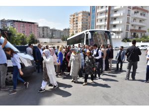 Şehit aileleri ve gazilerden Diyarbakır annelerine oturma eyleminde destek