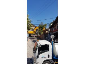 Kocaeli'de ağır hasarlı binalar yıkılıyor