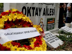Metin Oktay, kabri başında anıldı