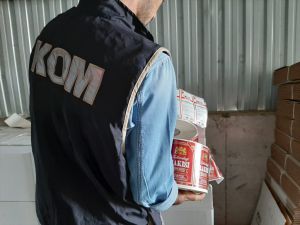 İzmir'de besi çiftliğine sahte alkol operasyonu