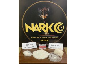 Sentetik uyuşturucuyu toprağa gömmüşler