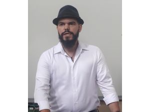 "Kent tiyatrosu meydanı mesken tutmuştur"