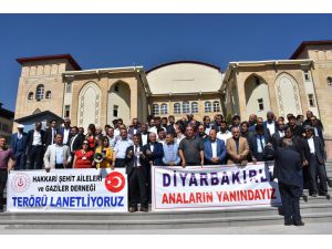 Hakkari'den Diyarbakır annelerine destek