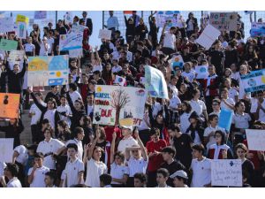 Ankara'da öğrencilerden "küresel iklim değişikliği" eylemi