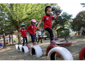 Okul bahçesini "macera park"a çevirdiler