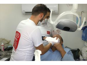 Türk hekimlerden Suriye'de tedavi hizmeti