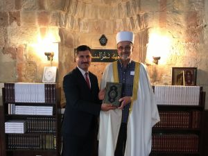 Sırbistan'da cami cemaatine Kur'an'ın Boşnakça meali dağıtıldı