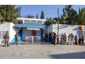Tunus'ta halk parlamento seçimi için sandık başında