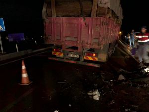 Burdur'da kamyonla otomobil çarpıştı: 1 yaralı