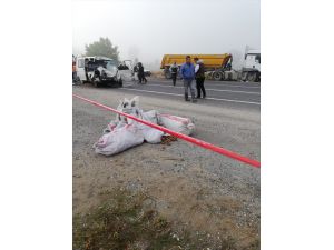 Bursa'da minibüs ile tır çarpıştı: 1 ölü, 2 yaralı