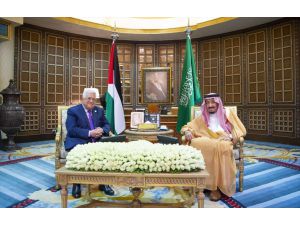 Abbas Riyad'da Suudi Arabistan Kralı Selman ile görüştü