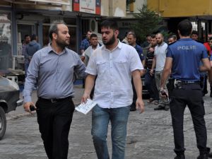 Adana'da pazarcıların yer kavgası: 5 gözaltı