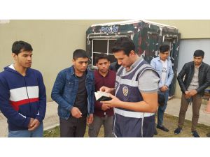 Erzincan'da 21 düzensiz göçmen yakalandı