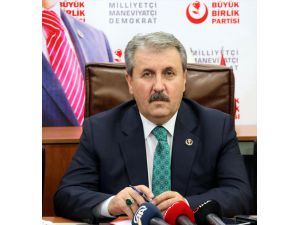 "Türkiye'de hiçbir siyasi parti terörle ilişki kuramaz"