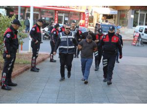 Kahramanmaraş'ta telefonla dolandırıcılık yaptıkları iddia edilen 2 kişi tutuklandı