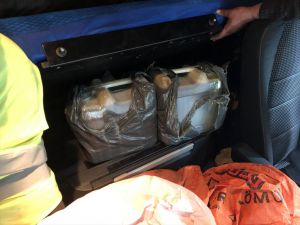 Sarp Sınır Kapısı'nda 107 kilogram kaçak bal ele geçirildi