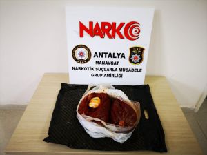 Antalya'da salça poşetine gizlenmiş esrar ele geçirildi