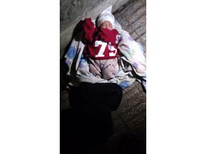 Hatay'da sokağa terk edilmiş bebek bulundu