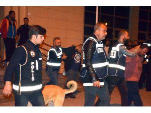 İzmir'de fuhuş operasyonunda yakalanan 12 şüpheli tutuklandı