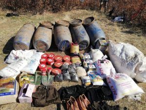 Bitlis'te teröristlere ait gıda malzemesi ile patlayıcı madde imha edildi