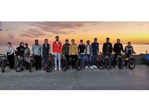 AK Parti Fatih İlçe Gençlik Kolları bisiklet turu düzenledi