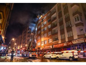 İstanbul'da çatı yangını