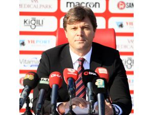 Yılport Samsunspor, teknik direktör Ertuğrul Sağlam ile 5 yıllık sözleşme imzaladı