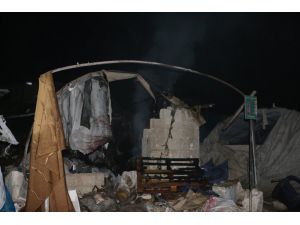 GÜNCELLEME - İran destekli gruplar İdlib'de kampa saldırdı: 12 ölü