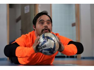 Down Sendromlular Futsal Milli Takımı "Dünya Spor Oyunları"na hazırlanıyor
