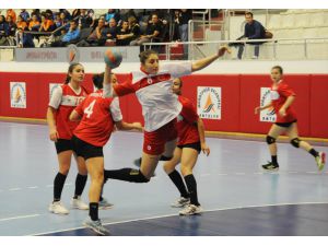 Antalya Uluslararası Kadınlar Hentbol Turnuvası başladı