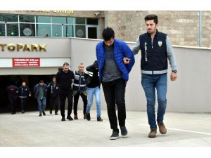 Antalya'da dolandırıcılık operasyonunda 19 şüpheli yakalandı