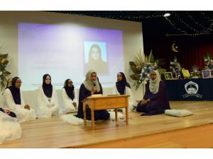 Avustralya'daki Türk okulunda hafız kız öğrenciler taç giydi