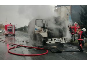 Malatya'da şeker pancarı yüklü kamyon yandı