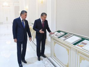 Mirziyoyev, Türkmenistan Cumhurbaşkanı Berdimuhamedov ile bir araya geldi
