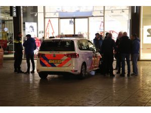 Hollanda'nın Lahey kentinde bıçaklı saldırıda yaralananlar olduğu bildirildi