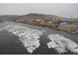 Kars, Ardahan ve Tunceli'de kar yağışı etkili oldu