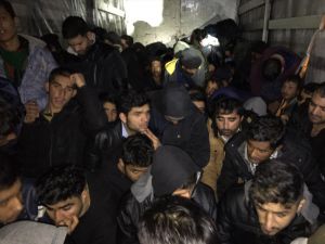 Kırklareli'nde kamyonda 98 düzensiz göçmen yakalandı