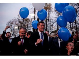 Milli Eğitim Bakanı Ziya Selçuk, engellilerle gökyüzüne balon bıraktı