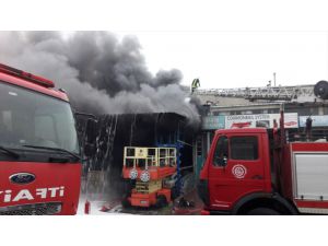Lüleburgaz'da sanayi sitesindeki bir iş yerinde yangın çıktı