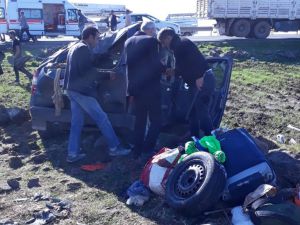 Şanlıurfa'da hafif ticari araç devrildi: 5 yaralı