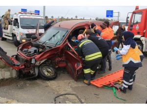 Samsun'da otomobil ile hafif ticari araç çarpıştı: 1 ölü, 7 yaralı