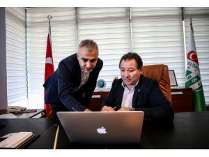 Bursaspor Başkanı Mesut Mestan, AA'nın "Yılın Fotoğrafları" oylamasına katıldı