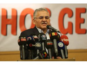 Kayserispor'da Berna Gözbaşı yeniden başkanlığa seçildi