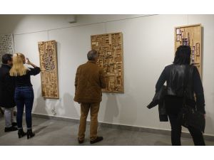 "Titreşen Katmanlar" sergisi Bağımsız Sanat Vakfı'nda açıldı