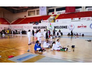 Eskrimde alt yaşlar Epe Açık Turnuvası Trabzon'da sona erdi