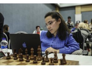 Bedensel engelli satranççı Handenur Şahin, AA'nın "Yılın Fotoğrafları" oylamasına katıldı