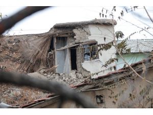 GÜNCELLEME 2 - Konya'da kerpiç evde göçük: 3 ölü
