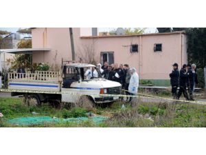 Antalya'da yanan araçta erkek cesedi bulundu