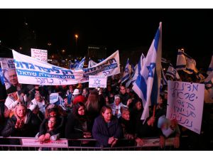 Batı Kudüs'te Netanyahu'ya destek gösterisi