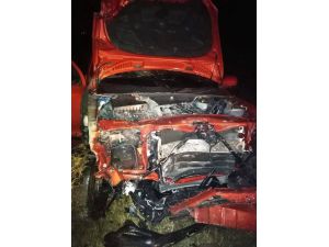 Afyonkarahisar'da otomobil ile hafif ticari araç çarpıştı: 4 ölü, 2 yaralı